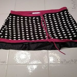 Knitted lined minn skirt.    53